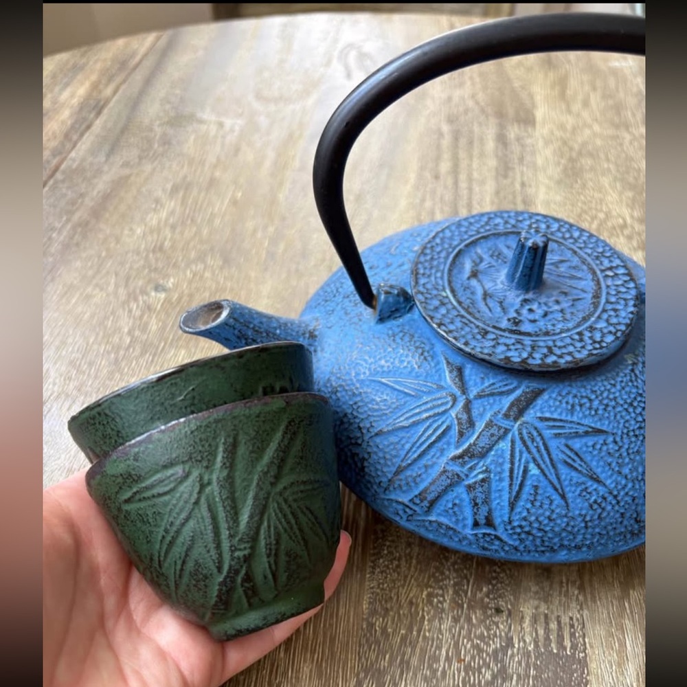 Bamboo Cast Iron Teapot & Cups